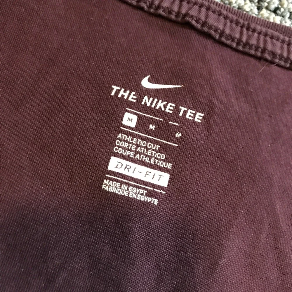 Nike scoop neck tee‎ medium womens